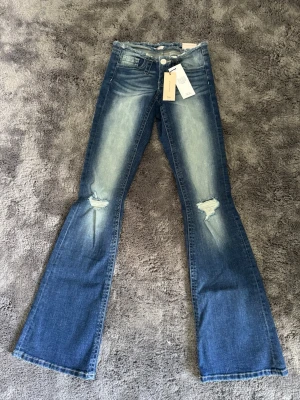 Jeans  - Helt nya jeans från Gina 14+, endast prövade. 