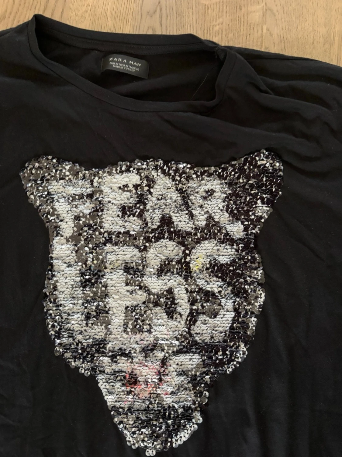 Svart t-shirt med paljettpanter Zara Man - 2