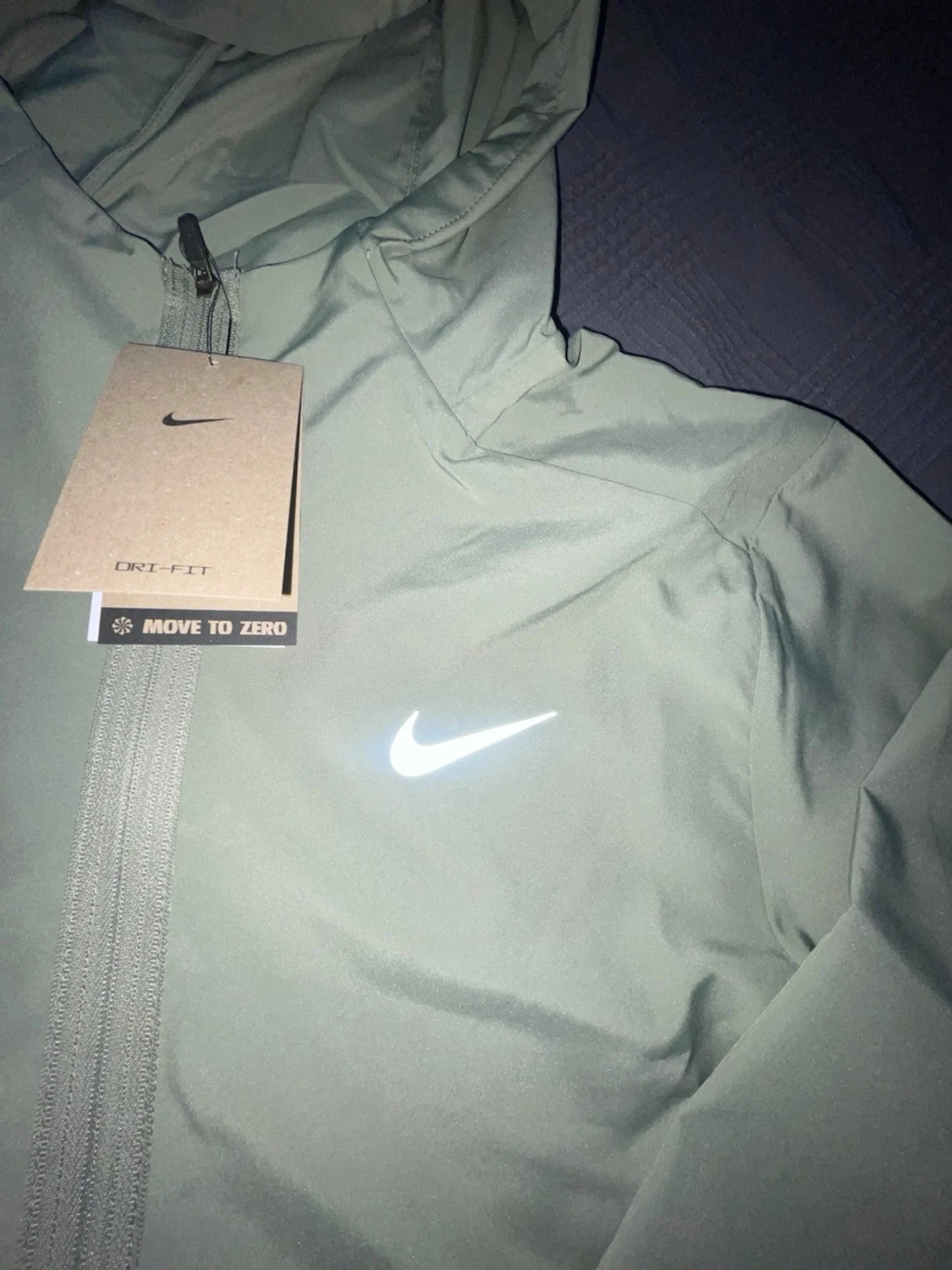 Nike ljusgrön vindjacka med huva - 1
