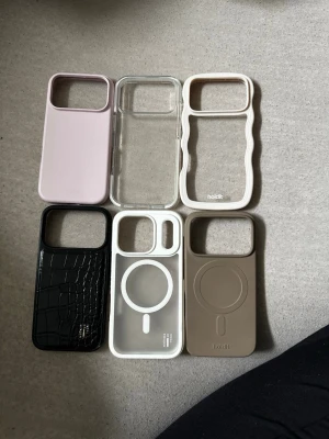iPhone 17 Pro skal – Ideal of Sweden & Holdit - 350kr för alla tillsammans.                                                      70kr styck. 