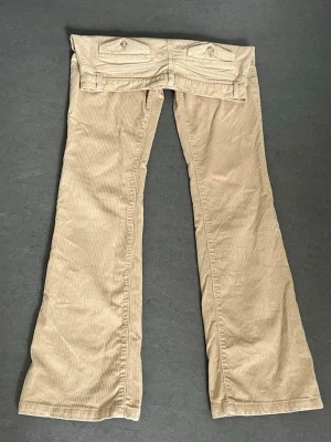 Bootcut  - Bootcut byxor⭐️storlek 42 men små så mer S/M!