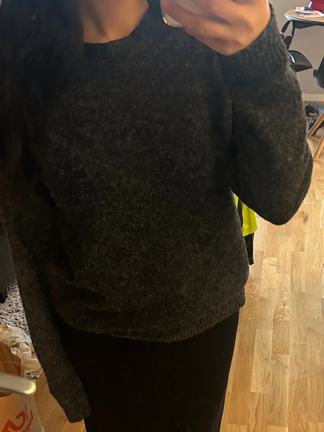 Mörkgrå stickad tröja - 1