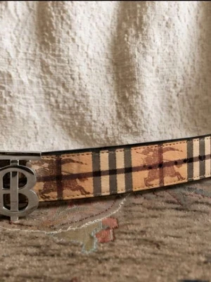 Burberry bälte - Nytt bälte