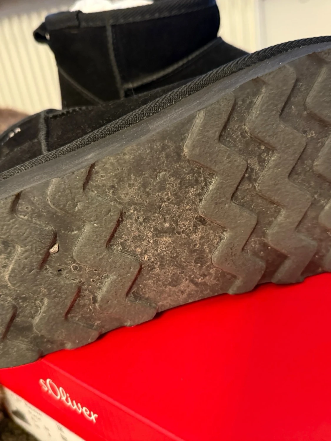 Svarta mockaboots liknar Ugg från s.Oliver 39 - 3