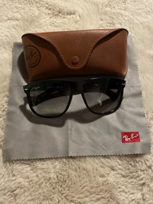 Ray-Ban boyfriend  - Perfekta nu för vår/sommar | Knappt använda | Pris kan diskuteras |