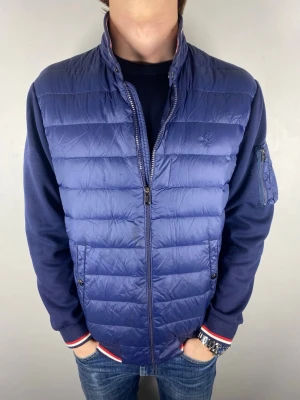 Ralph Lauren cardigan - Size M | Mycket bra skick | Modellen är 184, 74 kg | Hör av dig vid frågor!