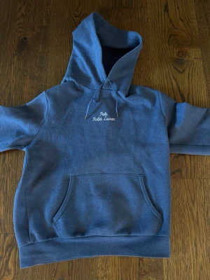 Polo Ralph Lauren - Size: M. Skriv vid minsta funderingar👍🌟