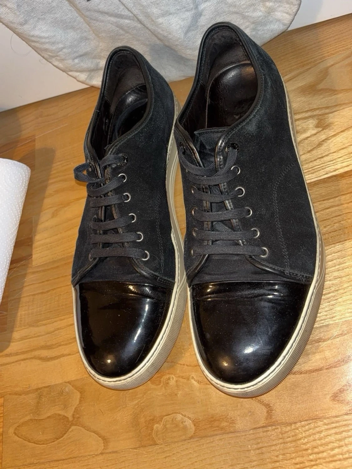 Svarta Lanvin sneakers med lackdetalj - 1