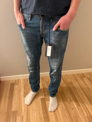 Tramarossa jeans  - Riktigt feta tramarossa jeans, storlek w31, grymt skick. Tags ingår! Jeansen är slim, han på bild är 184 cm lång. Hör av er vid frågor! 