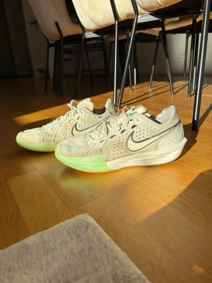 Nike gt cut 3 - Säljer ett par Nike gt cut 3. Endast använda inomhus 