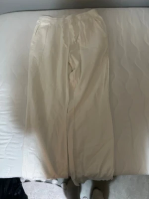 Vita mjukisbyxor från 57th - Herr