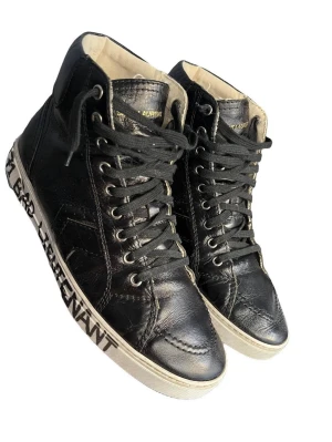 YVES SAINT LAURENT  - säljer mina höga ysl skor 