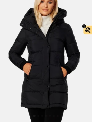 Svart lång dunjacka med huva - Säljer en svart dunjacka med lång passform och avtagbar huva. Jackan har dragkedja och knappar framtill, två sidofickor med dragkedja och quiltad design. Perfekt för kalla vinterdagar och håller dig varm och bekväm. Nypris 3699, pris går att diskutera 