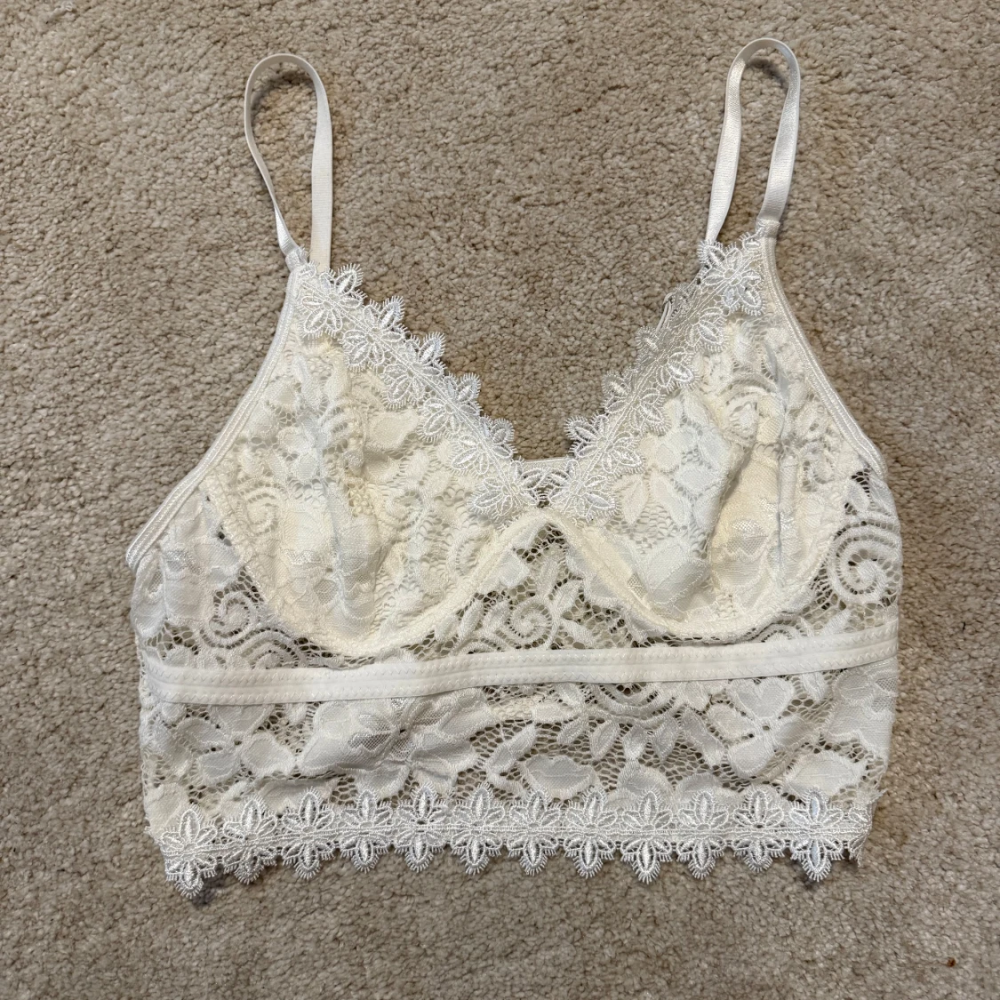 Vit spetsbralette från SHEIN