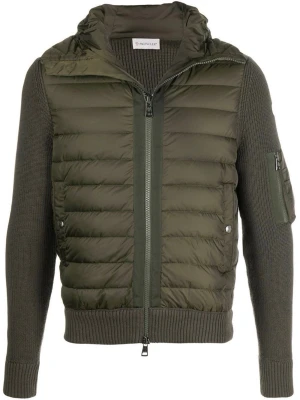 Moncler cardigan  - moncler cardigan, i fint skick, har ej kvitto därav pris. Skriv privat för prisförslag. Storlek S