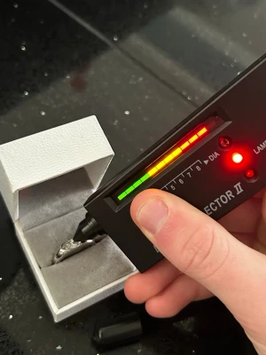 Silverring 2C - Säljer nu min fina silver ring 2C, -s925 silver, - moissanite diamant, pris = 1499kr