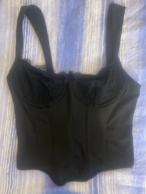 Korsett  - Helt ny korsett 