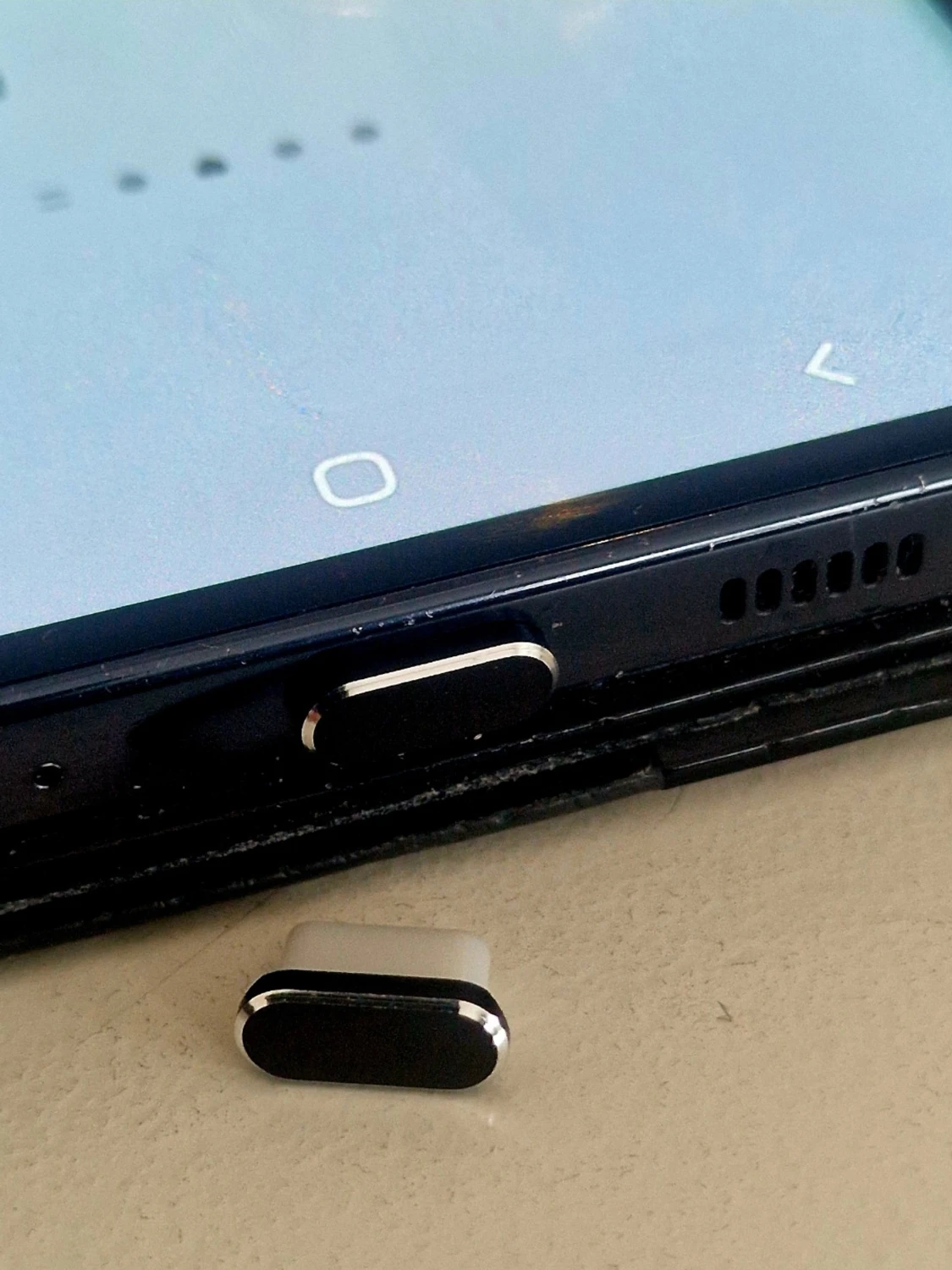 2 st lock till laddkontakten USB-C