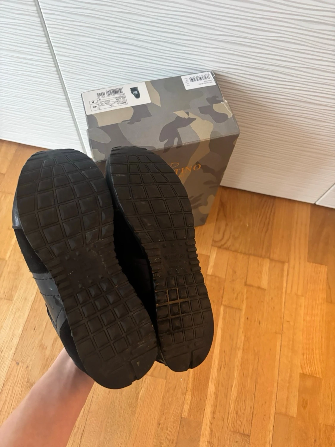 Svarta Valentino Garavani sneakers - 2