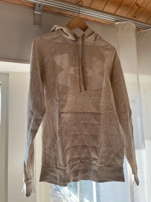 Under armour hoodie - Under armour hoodie i storlek S