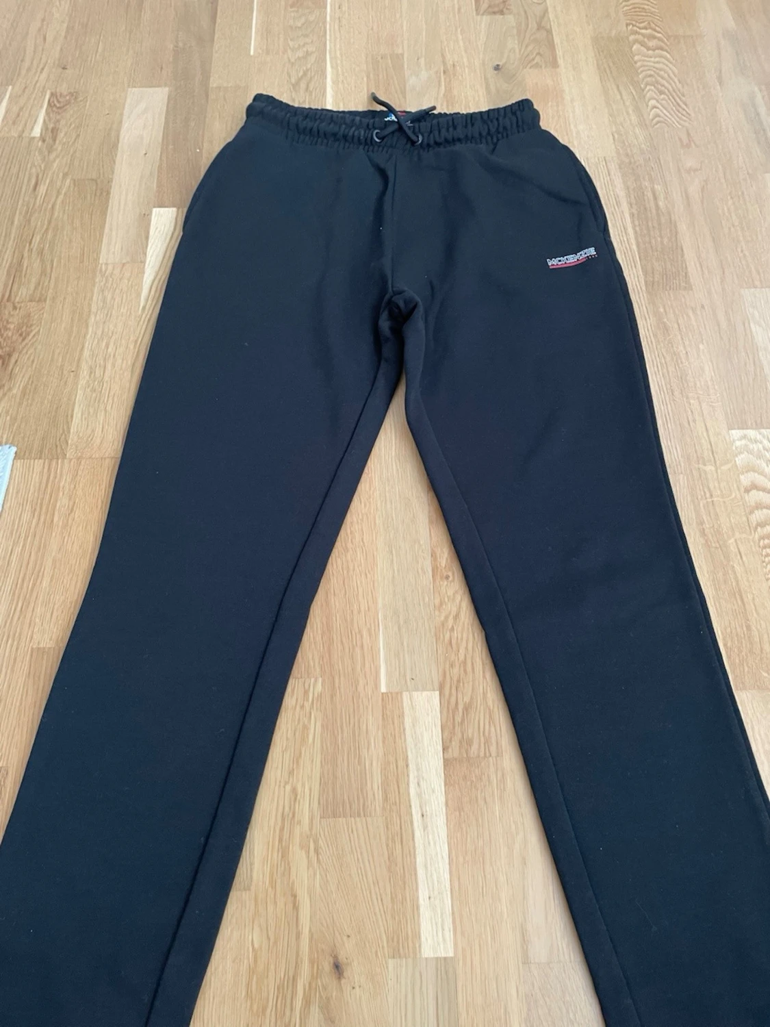 Svart set med hoodie och byxor - 2