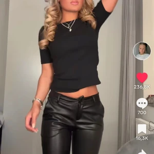 Skinn byxor  - Jätte fina skinn byxor ifrån design by si! 