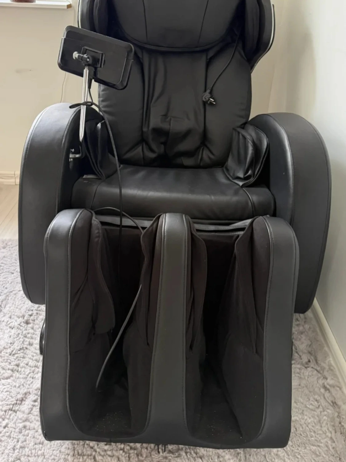 Svart massagefåtölj med touchpanel - 1