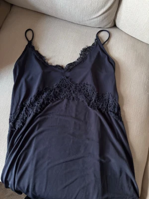 Klänning/ nattlinne - Klänning/nattlinne från Gina i m, aldrig använt