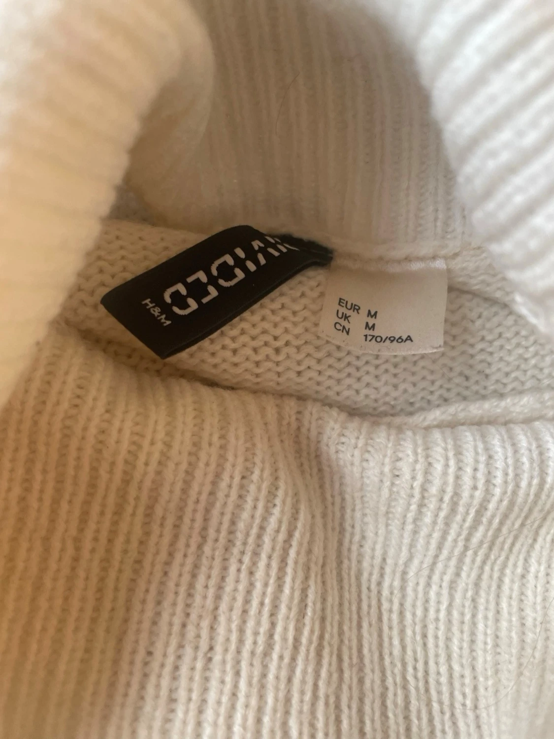 Vit stickad polotröja från H&M - 1