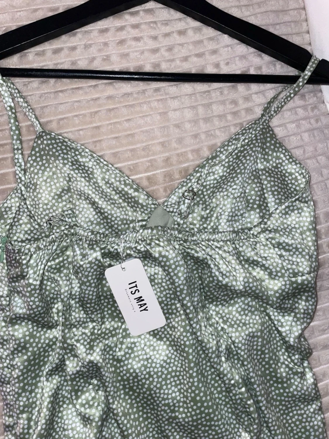 Grön prickig satinklänning - 2