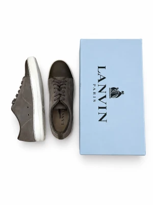 Lanvin sneakers - Sneakers från Lanvin. Storlek 41-42. Lådan ingår ej! Pris ej hugget i sten, kom som för fler frågor!