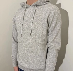 Kashmir hoodie - Säljer stilren Kashmir hoodie 