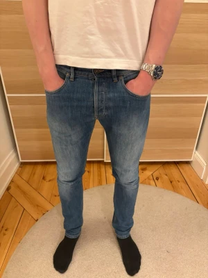 Donup Jeans - Donup jeans i storlek 30 i modellen Icon. Nypris ligger på ca 3300-3500 kr men säljer dessa för endast 599kr. Jeansen har endast använts ett fåtal gånger och har inga som helst tecken på användning. Hör av er vid frågor och funderingar.