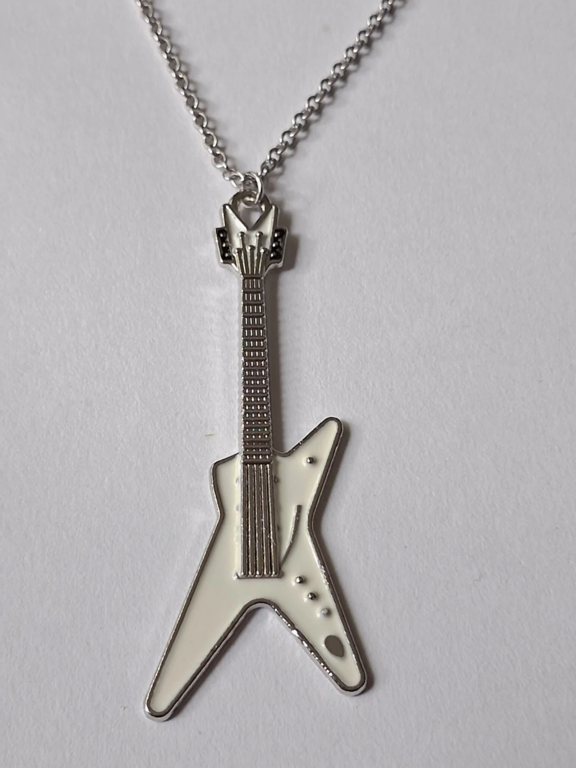 Halsband med elgitarr-hänge - 1