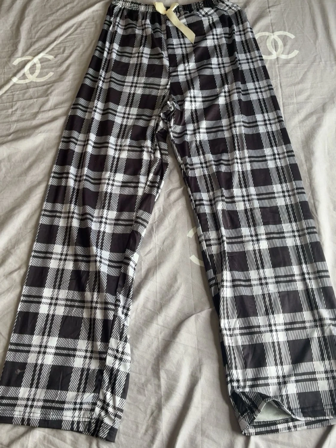 Rutiga pyjamasbyxor med snöre