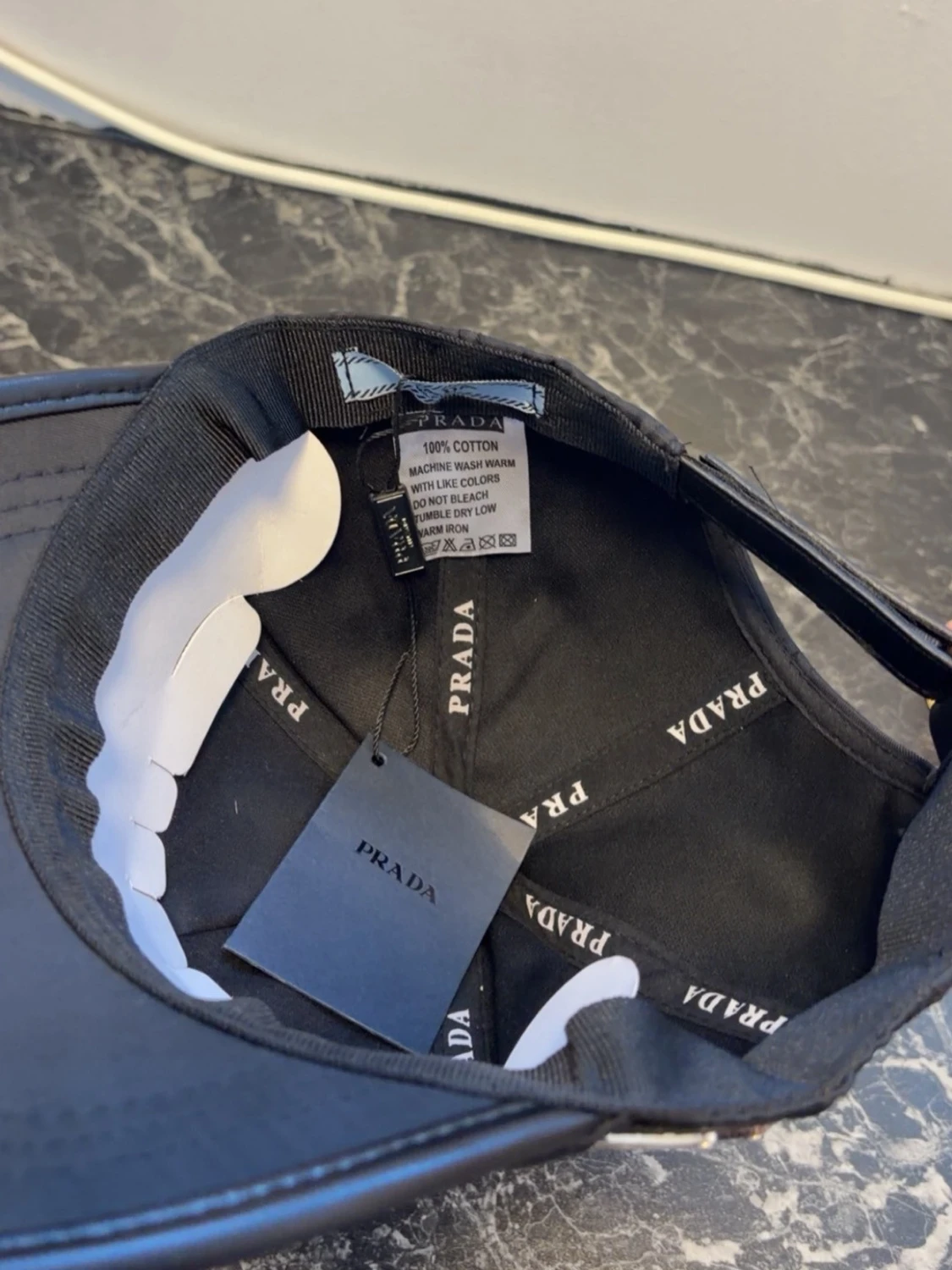 Svart keps från Prada i nylon - 3
