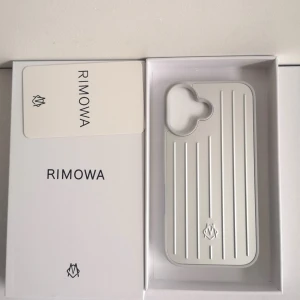 Rimowa mobilskal iphone 16 phone case - helt nytt, allt på bilderna ingår , för iphone 16