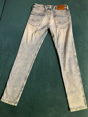 Replay Anbass - Replay Anbass Jeans. Strl 30/32. Väldigt bra skick hör av dig vid fundering!🛑Kan gå ner i pris vid snabb affär!!