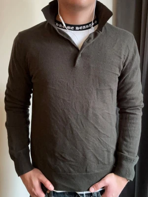 Filippa K rugbytröja - Tröja från filippa k i storlek small men passar även mig som brukar bära medium. Mycket bra skick