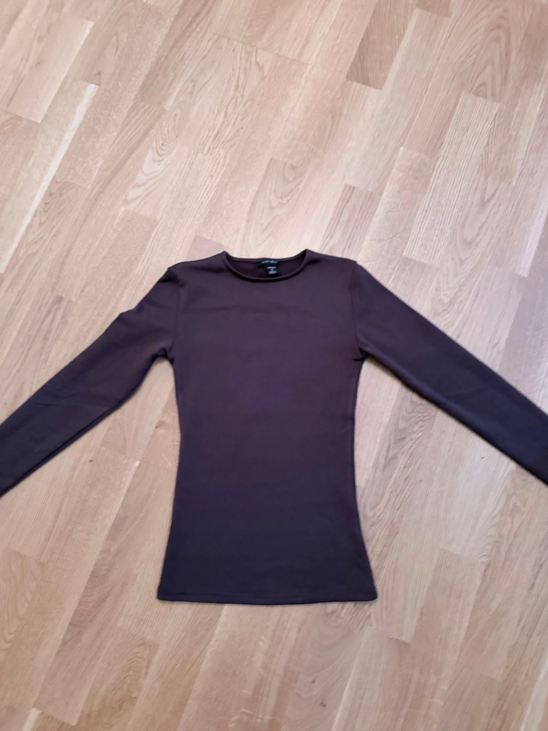 Brun långärmad topp från Amisu