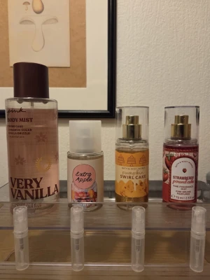 Parfym testers 2ml perfume split bundle scent body spray body mist  - Perfume testers set  1x 2ml Victorias Secret Pink Very Vanilla   1x 2ml Victorias Secret Pink Extra Apple   1x 2ml Bath & Body Works Pumpkin Swirl Cake                                                                          1x 2ml Bath & Body Works Strawberry Short Cake  Please check out my other listings for more testers  If you only want to buy a tester separately just let me know