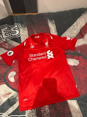 Liverpool matchtröja New Balance röd - Pris kan diskuteras vid snabb affär!