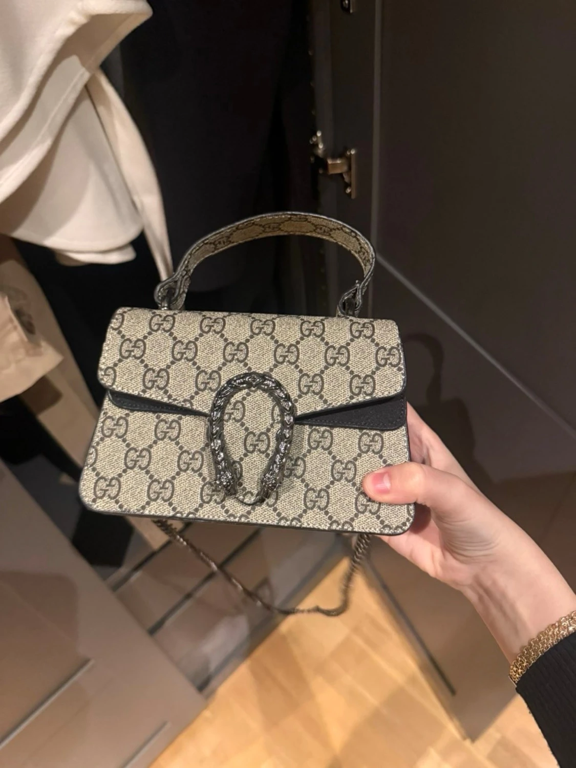 Snygg beige handväska - 1