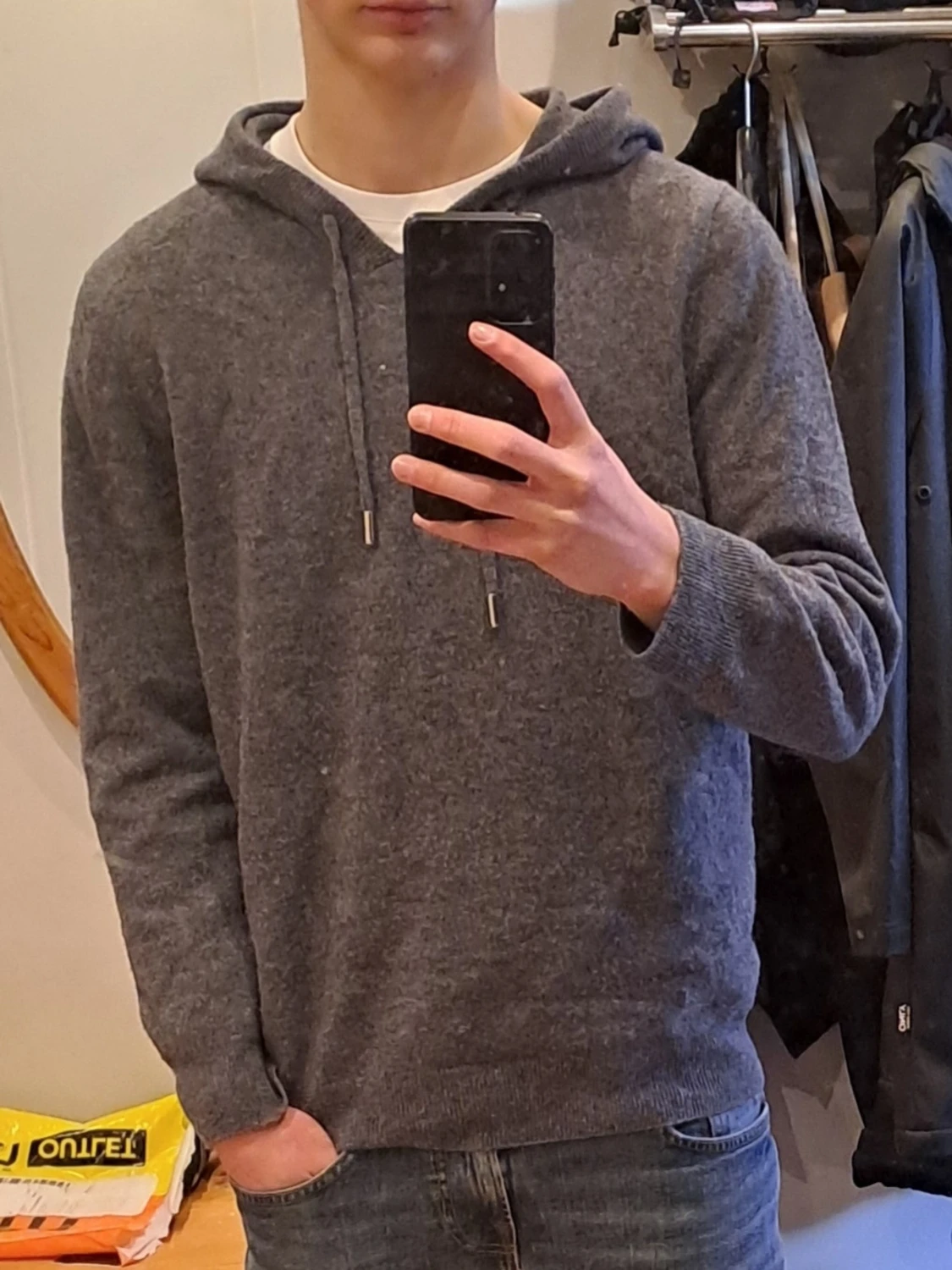 Grå merinoull hoodie 