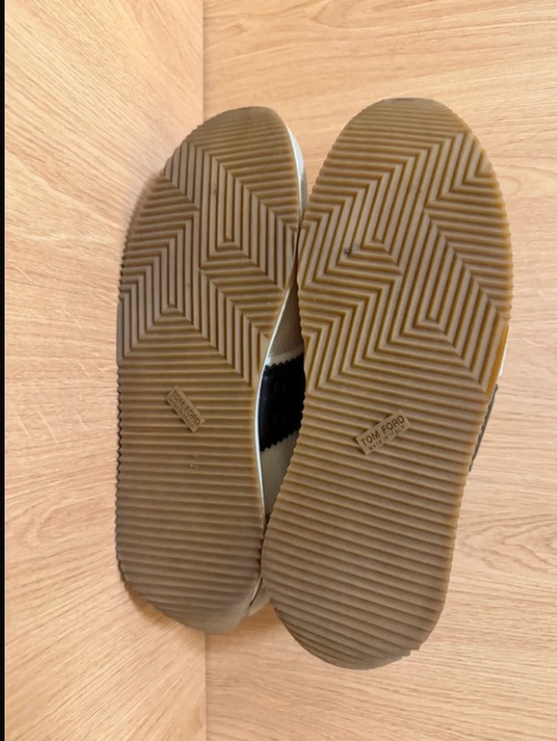 Tom Ford sneakers i beige och svart Storlek 41 - 4