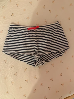 Shorts - Fina short i storlek 146/152 från Hampton Republic! Aldrig använda, hör av er angående frågor!!🥹💗