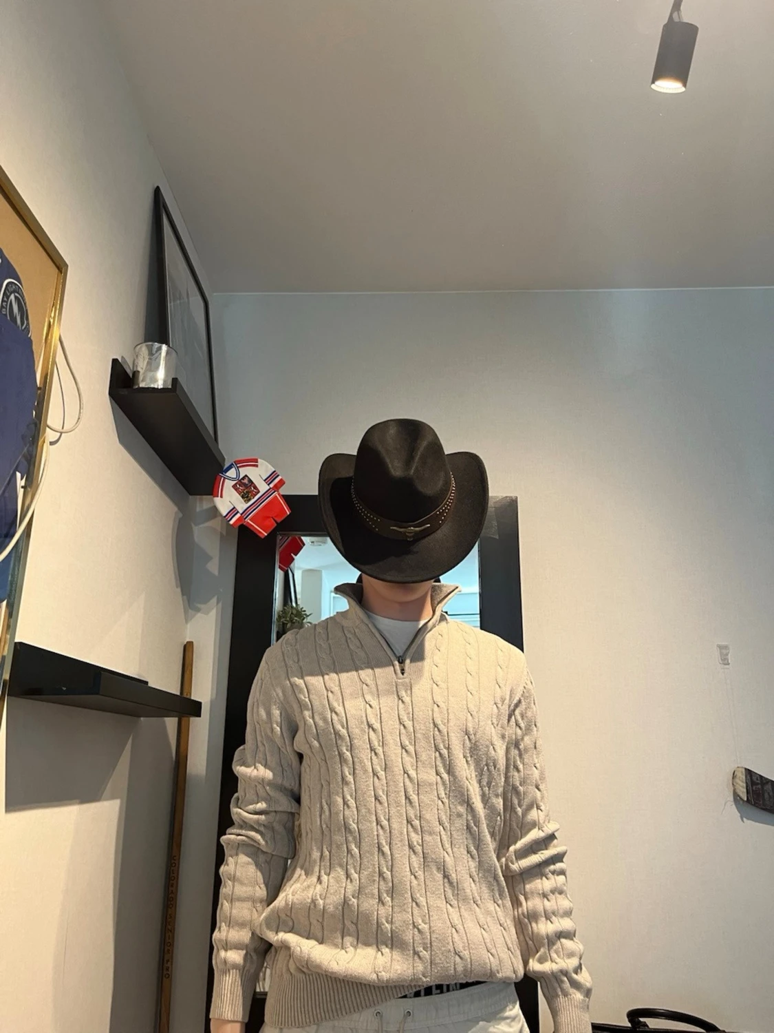 Beige kabelstickad tröja med halvzip