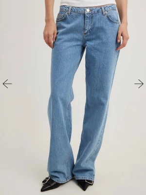 Lågmidjade Nakd jeans - Säljer dessa populära lågmidjade jeansen från nakd, storlek 36 (passar mig som har 38). Mycket sparsamt använda! 