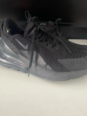 Nike airmax 270 - Svarta skor från Nike 