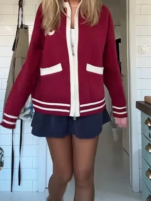 Stickad kofta/jacka - INTRESSEKOLL, använd 2 gånger 